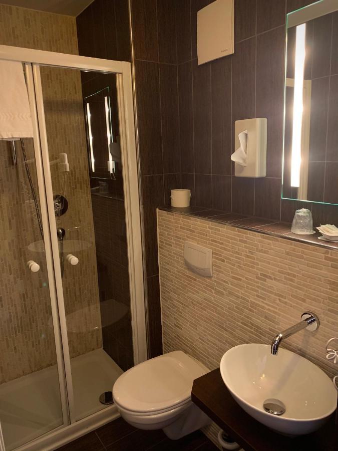 Hotel Augsburg Langemarck Buitenkant foto