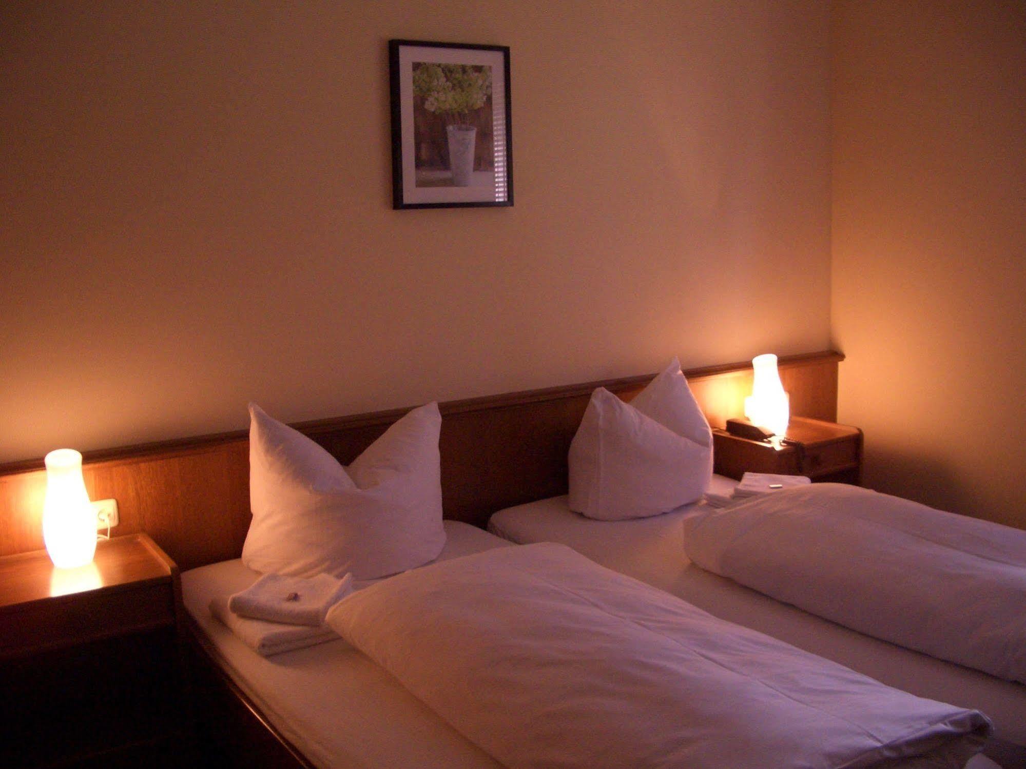 Hotel Augsburg Langemarck Buitenkant foto